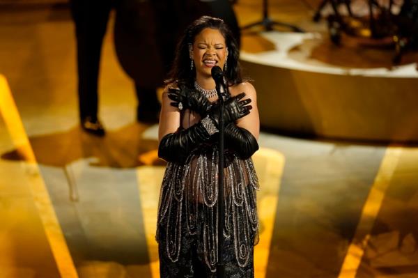 She also performed her Oscar-nominated song.