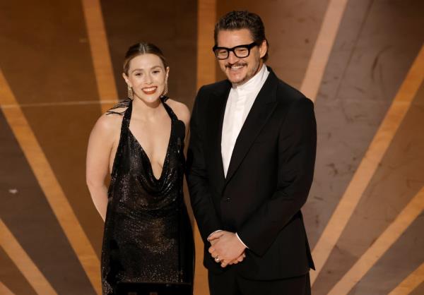 Pascal also presented the awards for Best Animated Short and Best docu<em></em>mentary Short with Elizabeth Olsen.