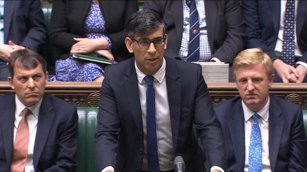 PM apologises over infected blood scandal