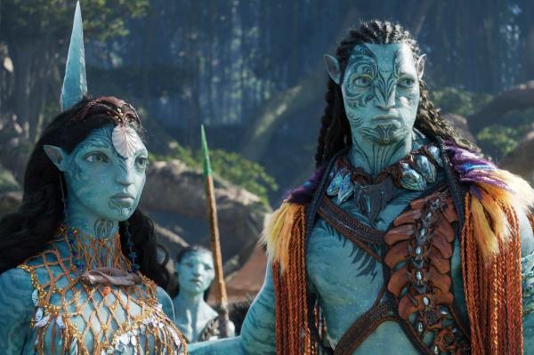 Ronal, voiced by Kate Winslet, left, and Tonowari, voiced by Cliff Curtis in a scene from 