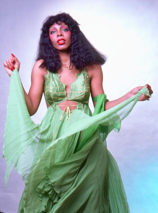 Do<em></em>nna Summer in green dress