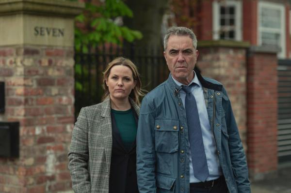 Jo Joyner and Nesbitt in Stay Close