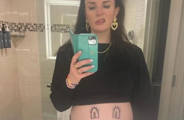 Aisling's new baby bump