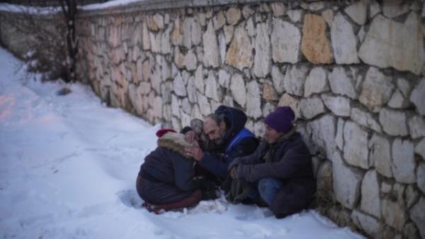 As key votes loom, Turkish parties vow to send migrants home