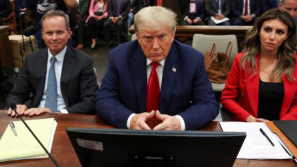 Former U.S. President Do<em></em>nald Trump attends the trial of himself, his adult sons, the Trump Organization and others in a civil fraud case brought by state Attorney General Letitia James, at a Manhattan courthouse, in New York City, U.S., October 3, 2023. REUTERS/Shannon Stapleton/Pool</p>

<p>　　