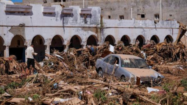 A view shows a damaged car following a powerful storm and heavy rainfall in Derna, Libya, September 13, 2023. REUTERS/Esam Omran Al-Fetori</p>

<p>　　