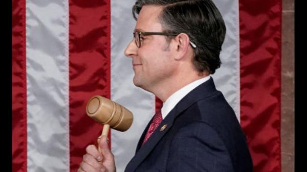 Newly elected Speaker of the House Mike Johnson (R-LA) wields the gavel of the Speaker after he was elected to be the new Speaker at the U.S. Capitol in Washington, U.S., October 25, 2023. REUTERS/Elizabeth Frantz