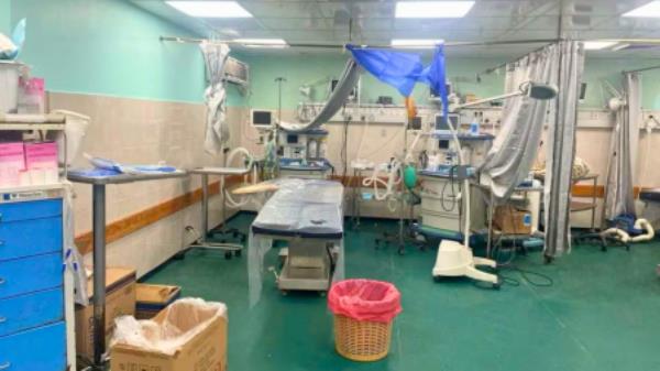 A makeshift operating theater area is seen inside Al Shifa hospital during Israel's ground operation around the hospital, in Gaza City November 12, 2023. Ahmed El Mokhallalati/via REUTERS /File Photo
