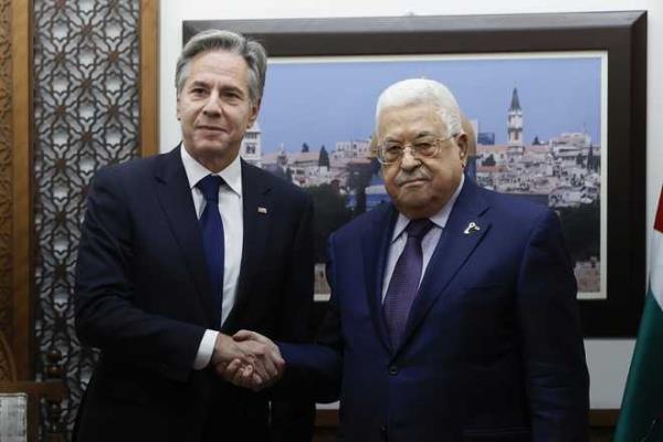U.S. Secretary of State Antony Bl<em></em>inken meets with Palestinian President Mahmoud Abbas amid the o<em></em>ngoing co<em></em>nflict between Israel and the Palestinian Islamist group Hamas, at the Muqata in Ramallah in the Israeli-occupied West Bank, Sunday, Nov. 5, 2023. (Jo<em></em>nathan Ernst/Pool photo via AP)