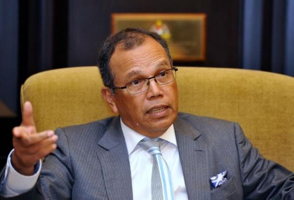 Former CJ Raus to be admitted as advocate and solicitor