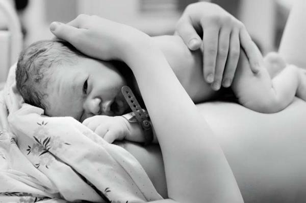Immediate skin-to-skin co<em></em>ntact beneficial in very preterm birth setting