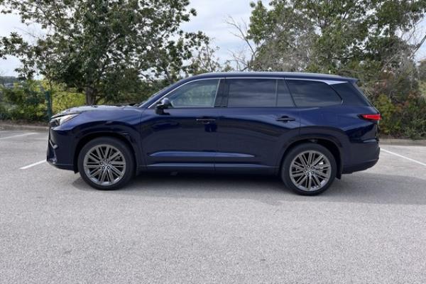 2024 Lexus TX 550h+
