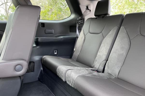 2024 Lexus TX 550h+