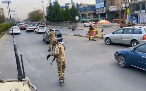 The camouflaged fighters whizz past o<em></em>nlookers 