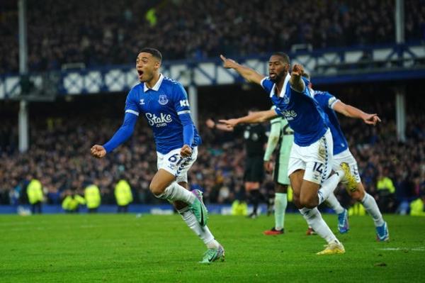 Everton boss Sean Dyche insists he does not expect an ovation on Burnley return