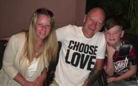 A younger Alex with his mother, Melanie, and grandfather, David