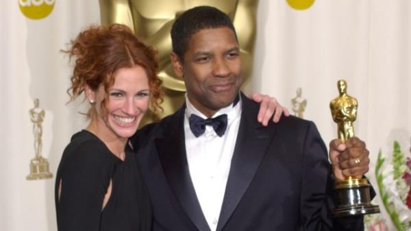 Julia Roberts and Denzel Washington at the 2002 Oscars