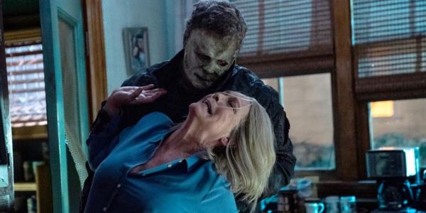 Michael myers attacks and hurts laurie strode in Halloween Ends
