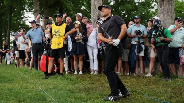 Schauffele leads Collin Morikawa by a single shot in Louisville