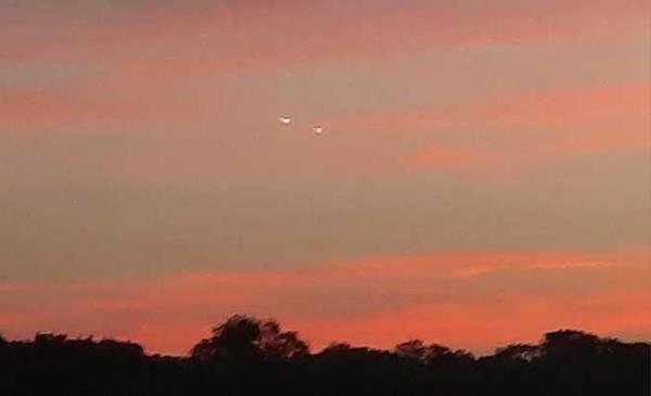 iowans spot fireball meteor streaking across sky friday