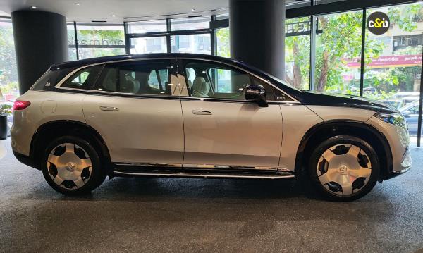 Mercedes Maybach EQS 680 8