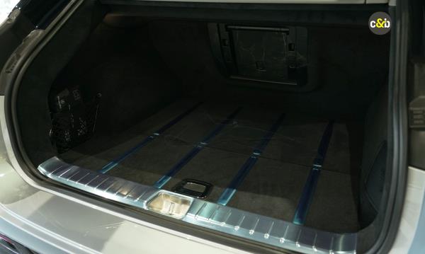 Mercedes Maybach EQS 680 28