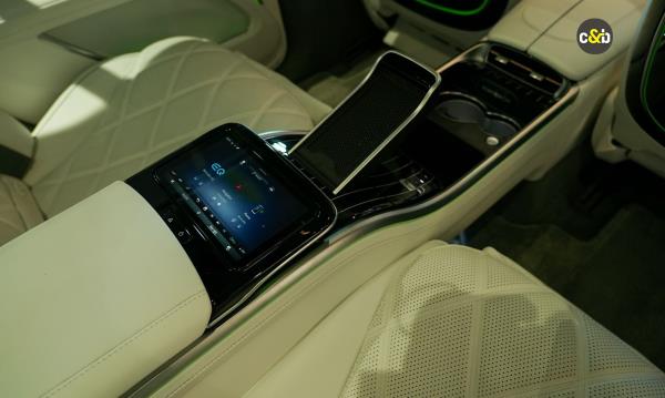 Mercedes Maybach EQS 680 18