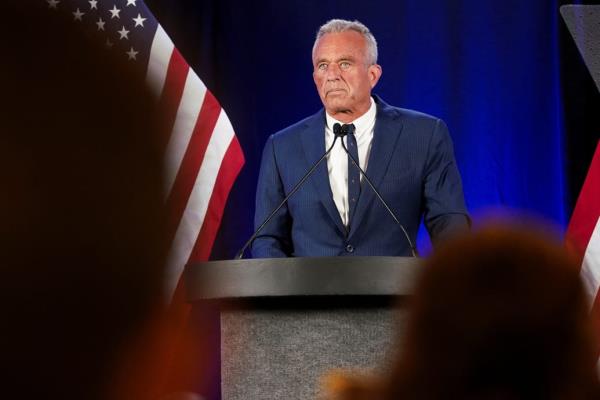 Independent presidential candidate Robert F. Kennedy Jr. suspends his campaign and endorses Do<em></em>nald Trump on Aug. 23, 2024.