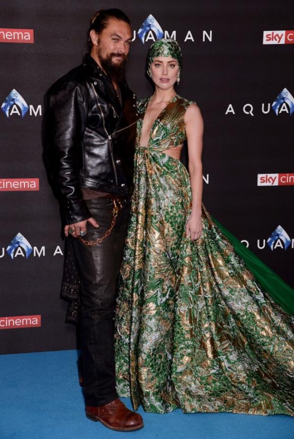 Jason Momoa (L) and Amber Heard