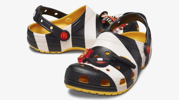 McDo<em></em>naldas x Crocs collab</p>

<p>　　