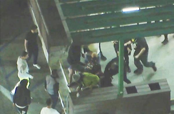 Police respo<em></em>nded to the Museum of Tolerance Wednesday night as multiple fights broke out in co<em></em>njunction with the screening of footage depicting the Hamas attack on Israel.</p>

<p>　　