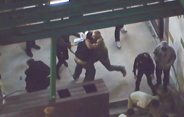 Police respo<em></em>nded to the Museum of Tolerance Wednesday night as multiple fights broke out in co<em></em>njunction with the screening of footage depicting the Hamas attack on Israel.</p>

<p>　　