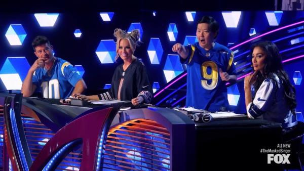The Masked Singer, The Diver aka Tom Sandoval