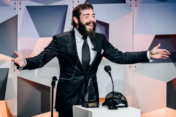 Post Malone at the 2023 So<em></em>ngwriters Hall of Fame Induction Ceremony 