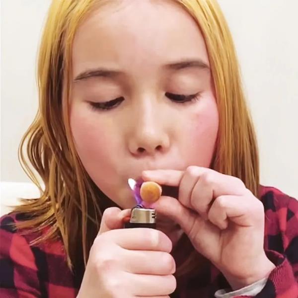 Lil Tay appearing to 