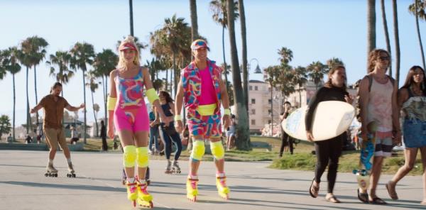 Margot Robbie and Ryan Gosling star in the upcoming “Barbie” movie.</p>

<p>　　