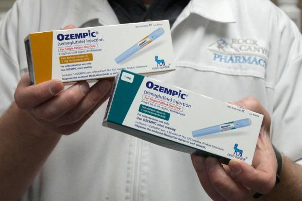 Weight-loss injections like Ozempic costs a<em></em>bout $1,200 mo<em></em>nthly without insurance coverage. Though it can be as cheap as $25 mo<em></em>nthly with coverage, it costs employers millions. 