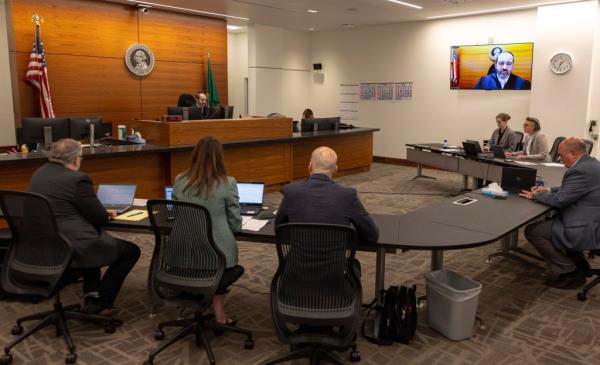 Prosecutors asked the court to charge the teen with five counts of first-degree murder and one count of first-degree attempted murder on Tuesday.</p>

<p>　　