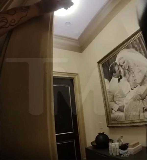 Kim Zolciak's ex Kroy Biermann barricades himself in bedroom during nasty fight forcing her to call the cops - as their divorce battle reaches boiling point