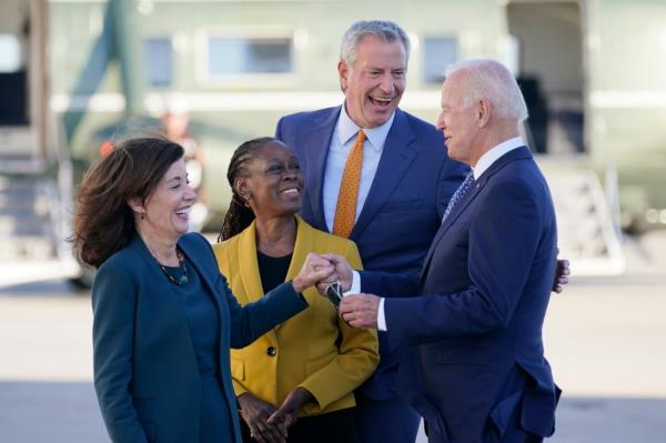 Bill de Blasio and Chirlane McCray with Kathy Hochul and Biden