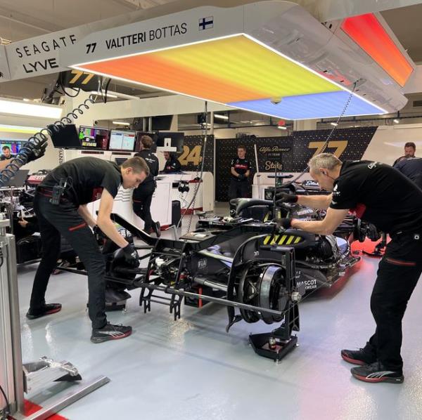 valeri bottas team at las vegas grand prix