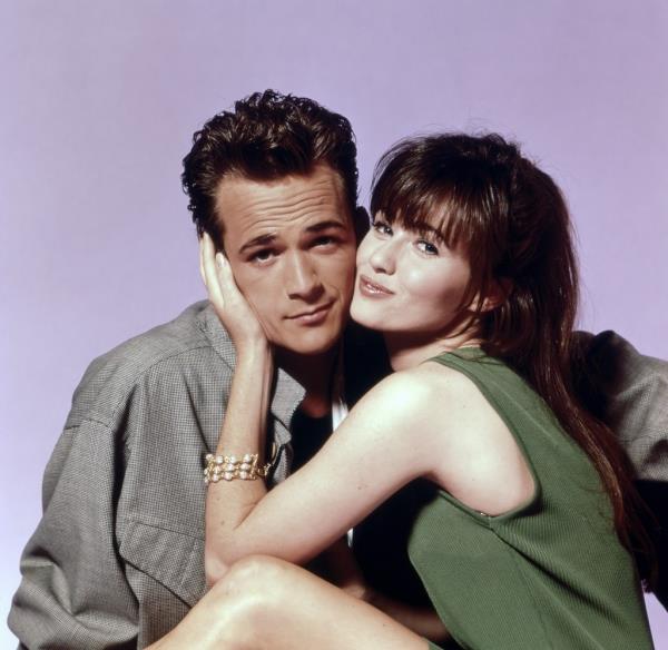Luke Perry and Shannen Doherty. 