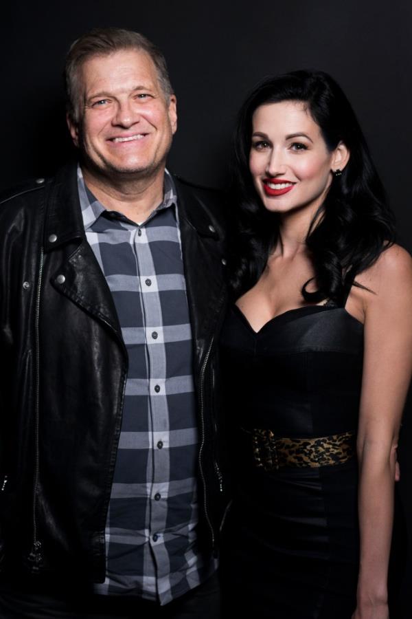 Drew Carey and Amie Harwick were together and 2017 and 2018.