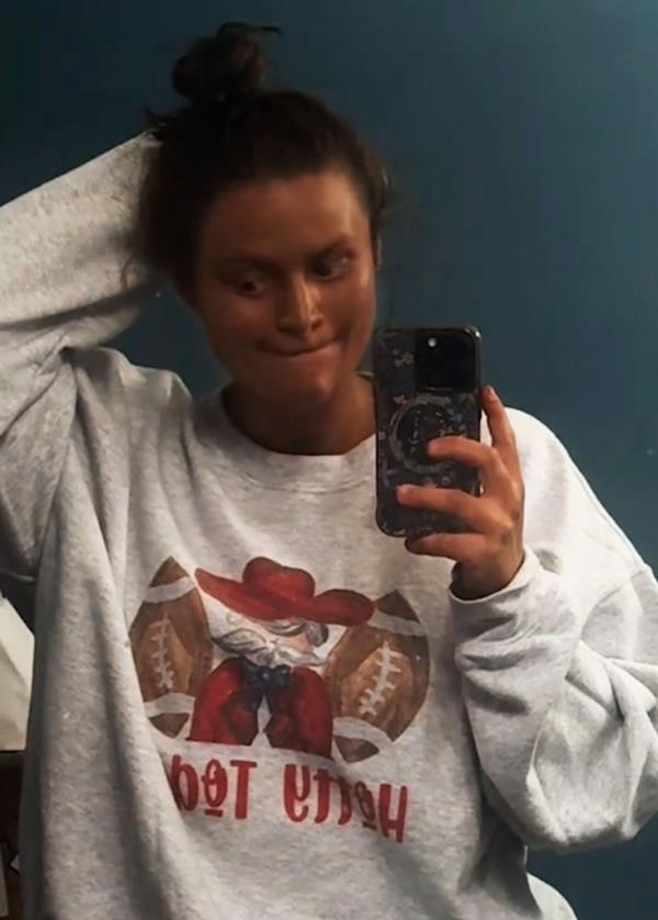 Sara's fake tan gone wrong