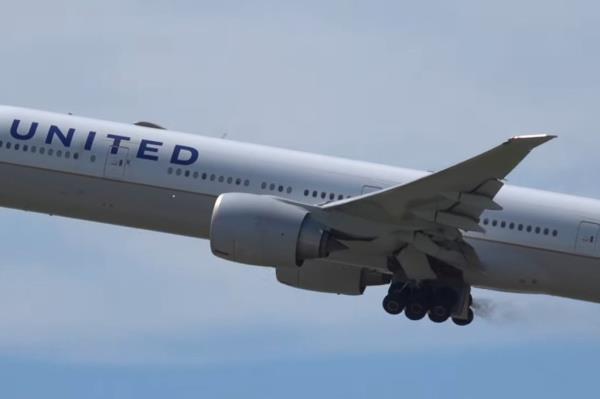 United Boeing 777 is forced to land after fuel leak during takeoff earlier this month.