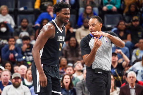 Jaren Jackson argues with a referee during the Grizzlies' loss to the Jazz on Nov. 10, 2023.