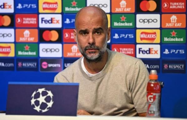FBL-EUR-C1-MAN CITY-PRESSER