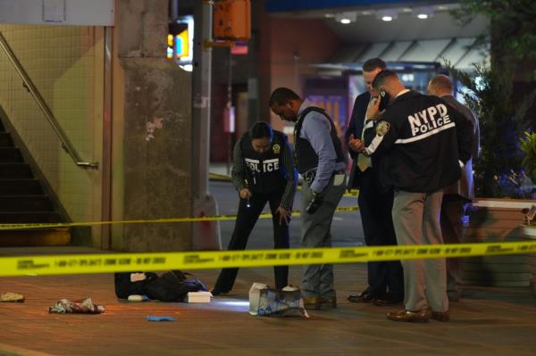 The girl -- who was not identified -- was rushed to Elmhurst Hospital, wher<em></em>e she was pro<em></em>nounced dead.