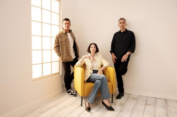 Orlando Bloom, Caitriona Balfe and John Turturro.