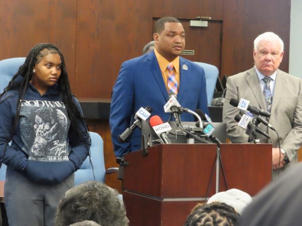 Atlantic City Mayor Marty Small, center, speaks at a news co<em></em>nference in Atlantic City, N.J., on April 1, 2024, flanked by his daughter Jada, left, and his attorney Edwin Jacobs.